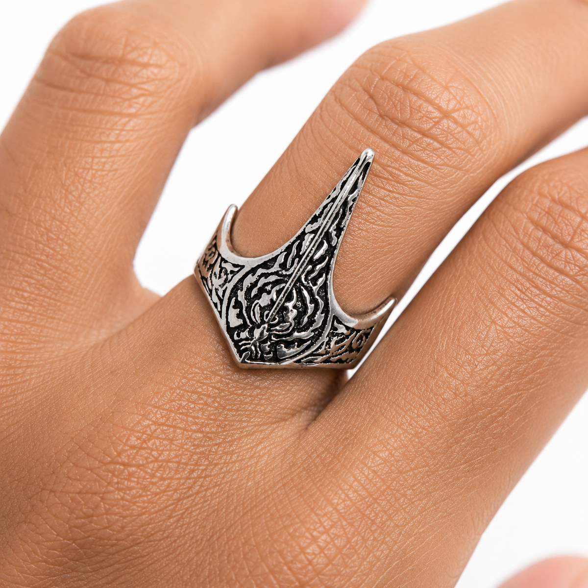 WOLF FANG RING