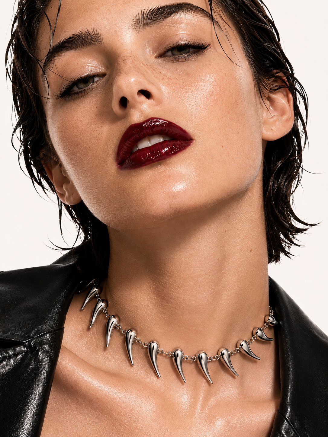 Venom Fang Choker